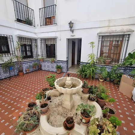 En El Patio De La Juderia * قرطبة